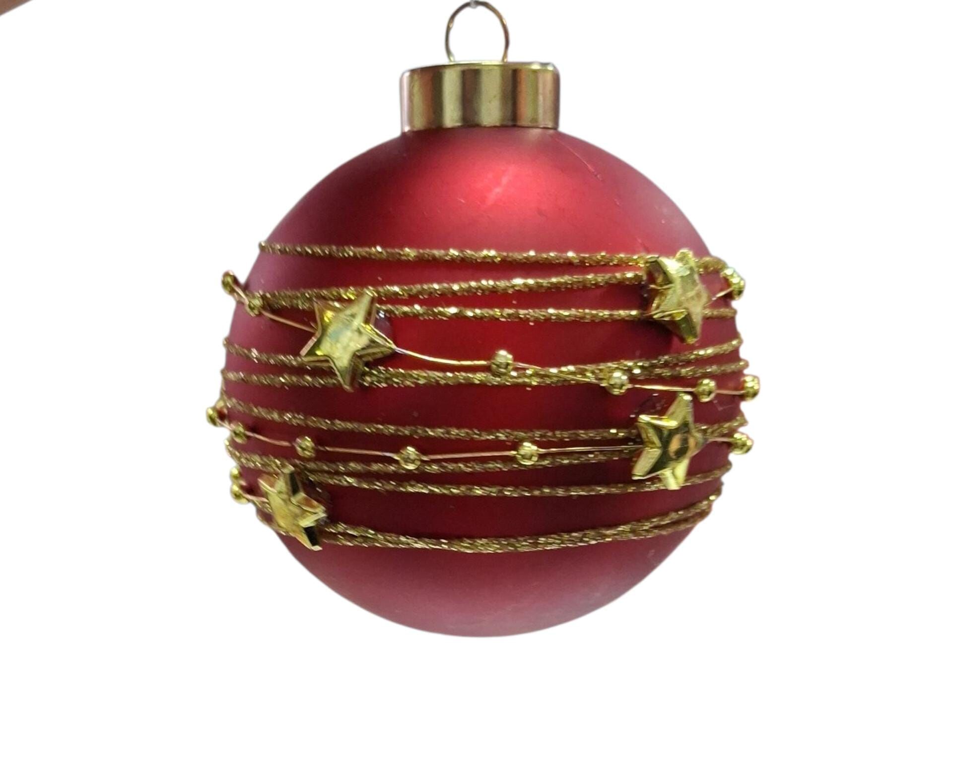 YIlbaşı Top Süs Lüks 8 Cm Kırmızı Yıldızlı 1 Adet JY-12
