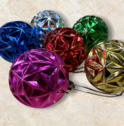 Yılbaşı Top Süs 4 Cm Renkli Kutup Yıldız Baskılı  4808