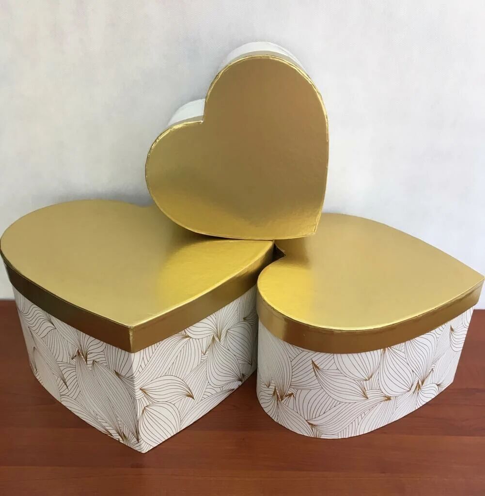 Gold Kapaklı Beyaz Yaprak Desenli 3'lü Kalp Kutu 5602