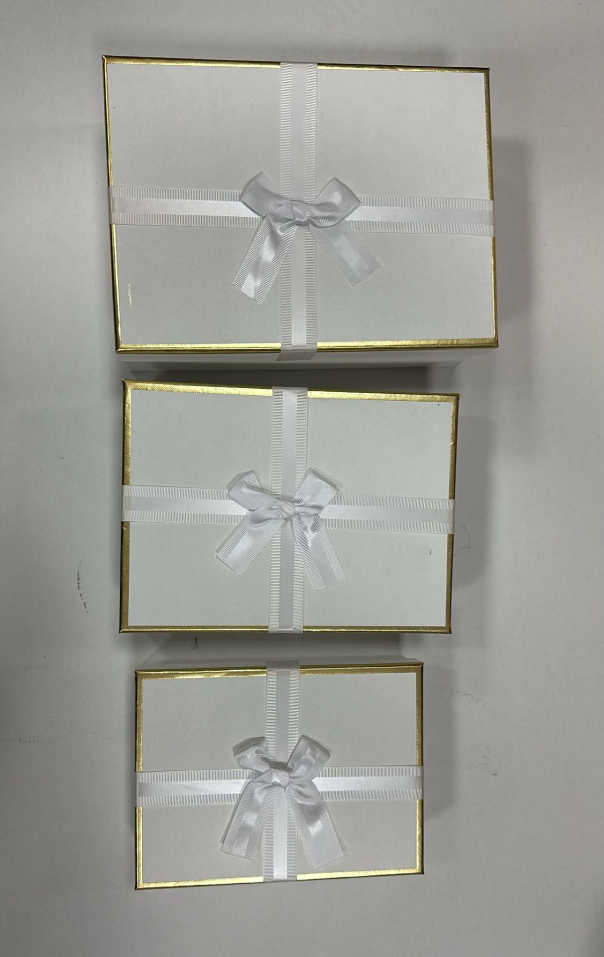Sevgililer Günü Dikdörtgen Kutu 3'lü Beyaz Gold Detaylı 12538-3